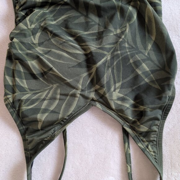 Speedo green leaf print one piece swimsuit - Picture 4 of 8
